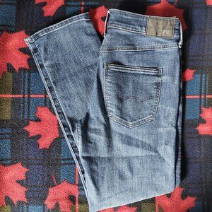 Medium Dark Wash American Eagle Outfitters Airflex+ Jeans Size 28 x 30